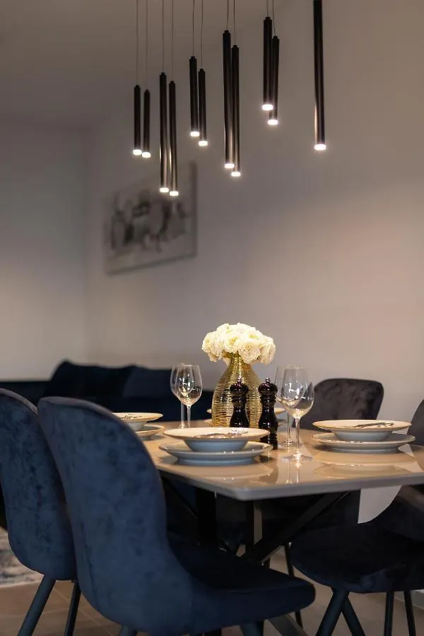 Luxury Apartment Vagabundo 1 Free Parking トロギール